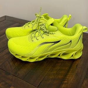 Men’s extremely bright neon running shoes
